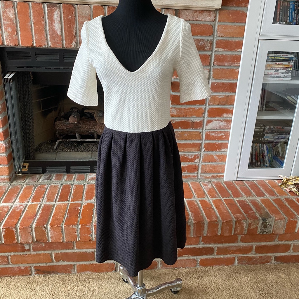 Anthropologie Gannon Dress Size Medium Nwot
